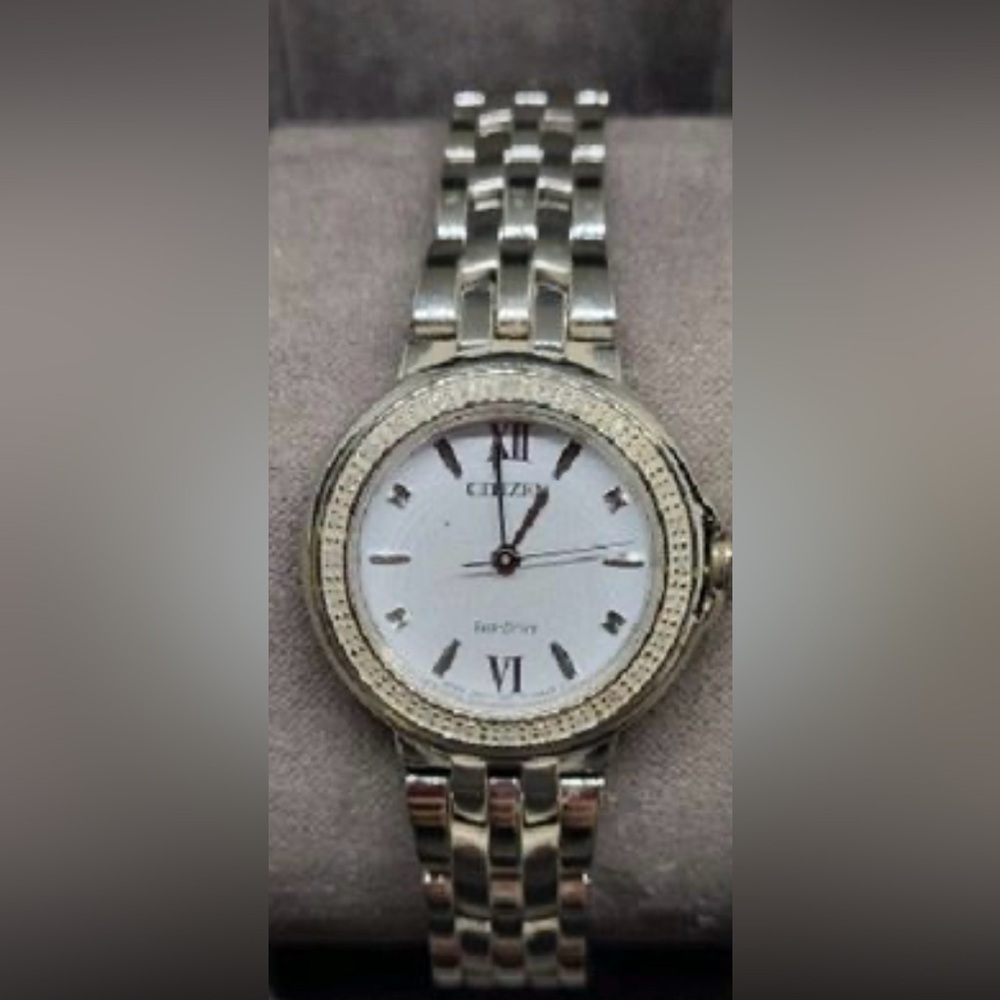 BNWT -Citizen Eco Drive Stainless Steel Diamond collection watch